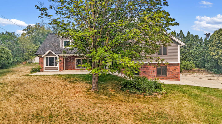 Property Photo: 2003 S Valley Spring Dr WI 53151