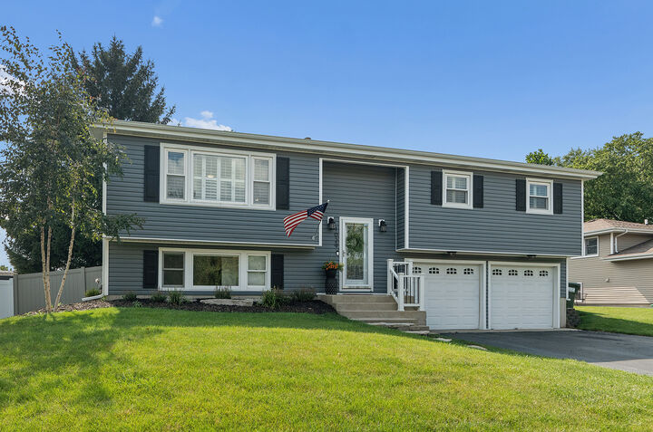 Property Photo:  1029 S Cooper Street  IL 60451 