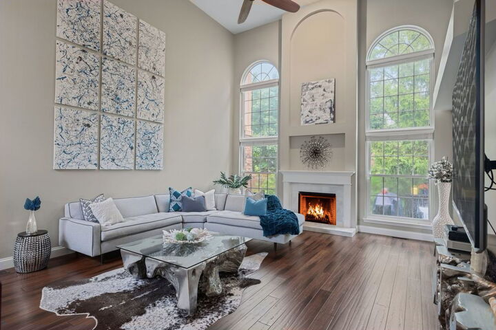 Property Photo:  282 Lorraine Circle  IL 60108 