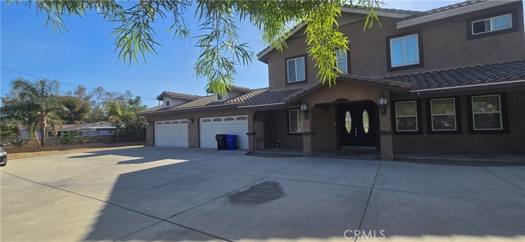Property Photo: 9456 Elm Avenue 1 CA 92335