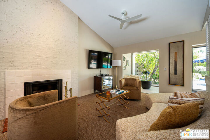 Property Photo:  566 N Sunset Way  CA 92262 