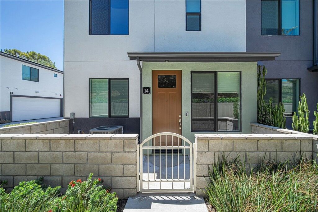 Property Photo:  2775 W Pepper Tree 14  CA 92801 