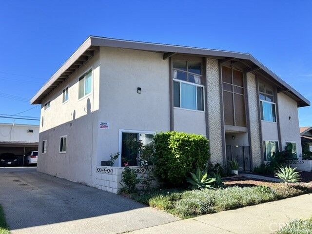 Property Photo: 236 E Navilla CA 91723
