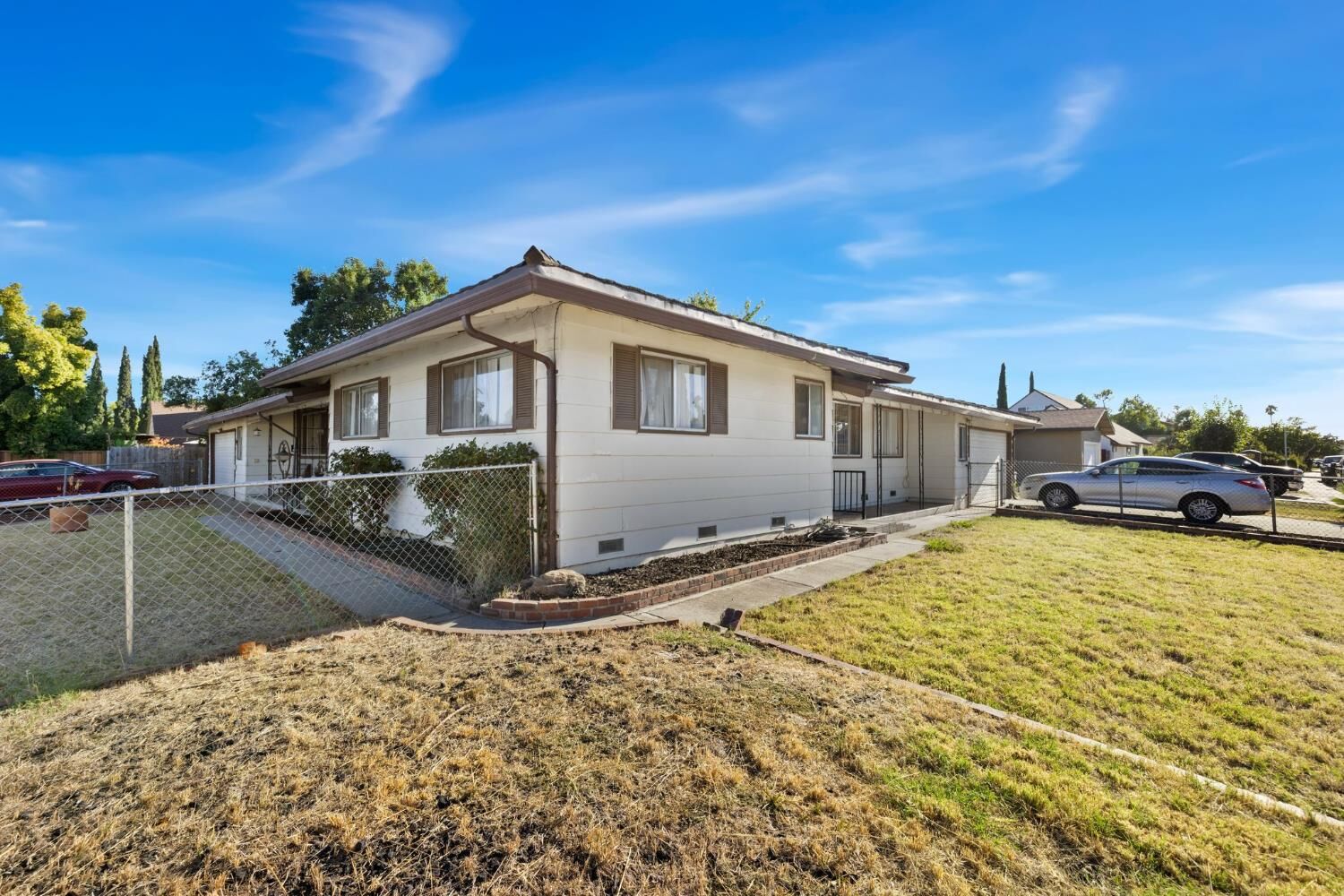 Property Photo: 6330 Cushing Way CA 95823