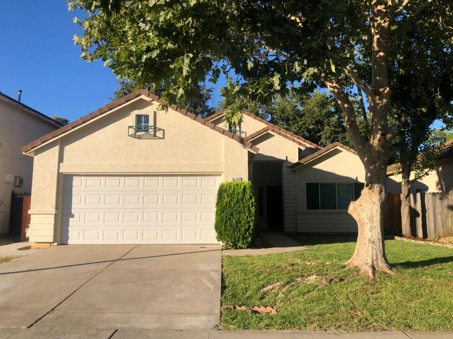 Property Photo: 9155 Bungalow Way CA 95758