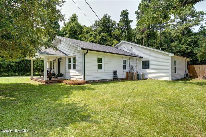Property Photo: 614 W Thurman Road NC 28562