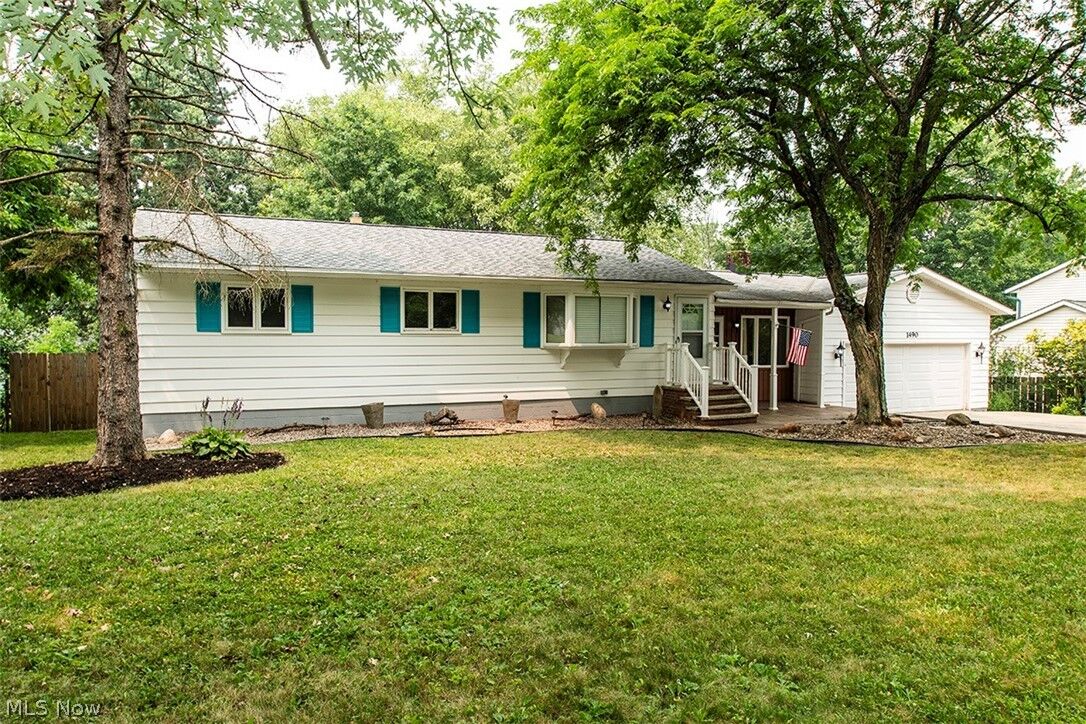 Property Photo: 1490 Garfield Avenue OH 44212