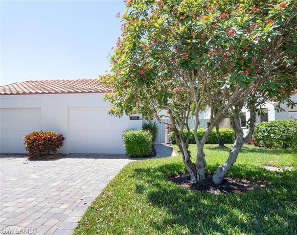 Property Photo: 551 Beachwalk Cir FL 34108