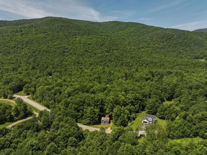 Property Photo: 9562 Main Road VT 05462