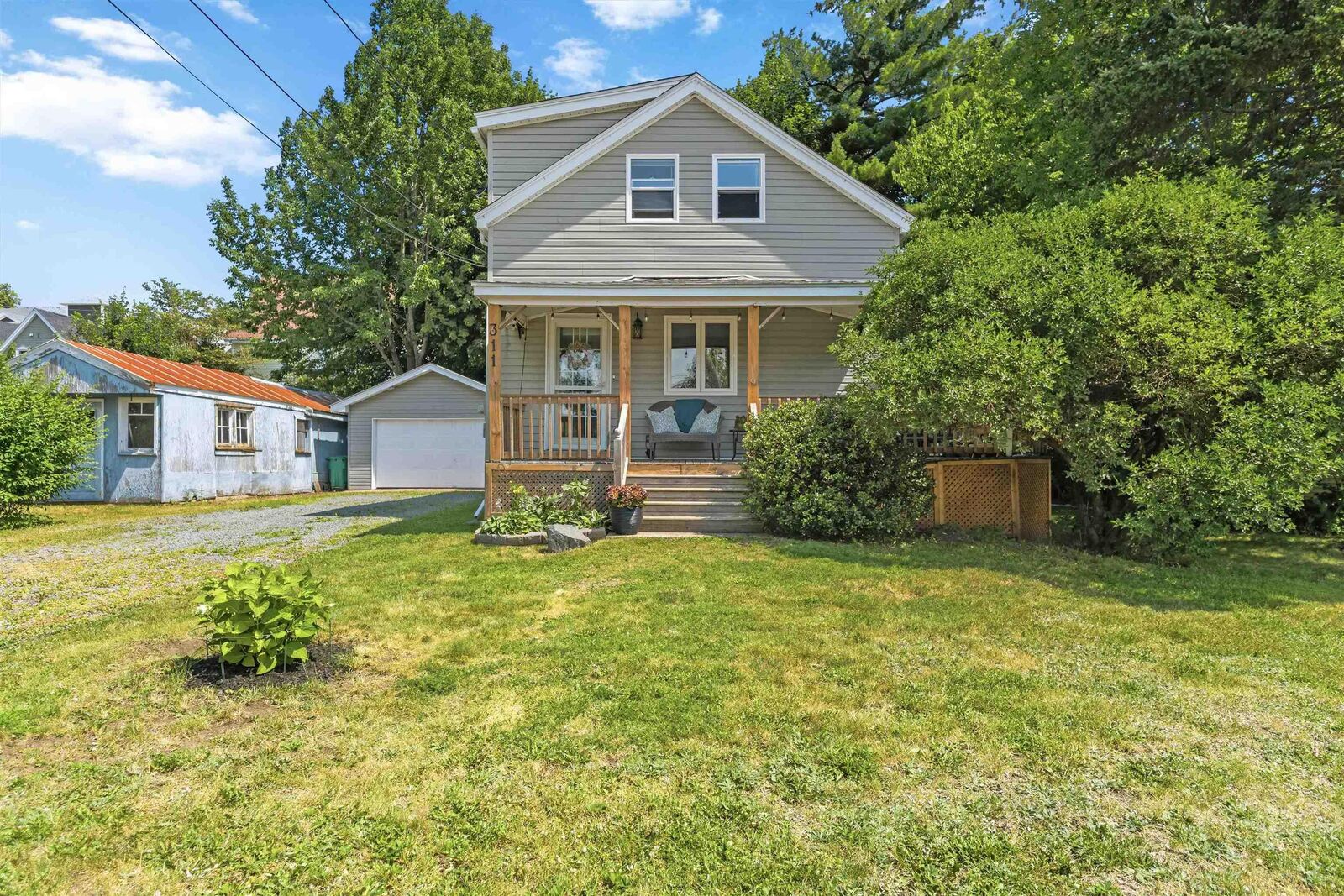 Property Photo: 311 Stannus Street NS B0N 2T0