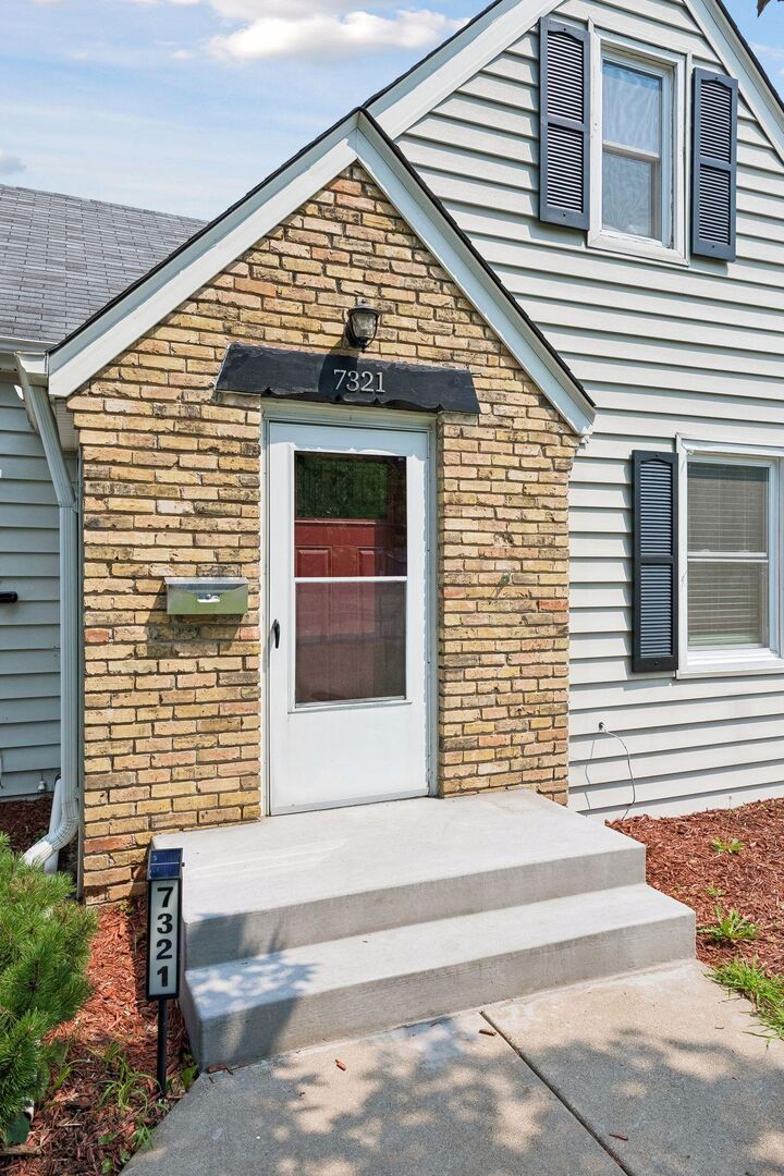 Property Photo: 7321 Portland Avenue MN 55423