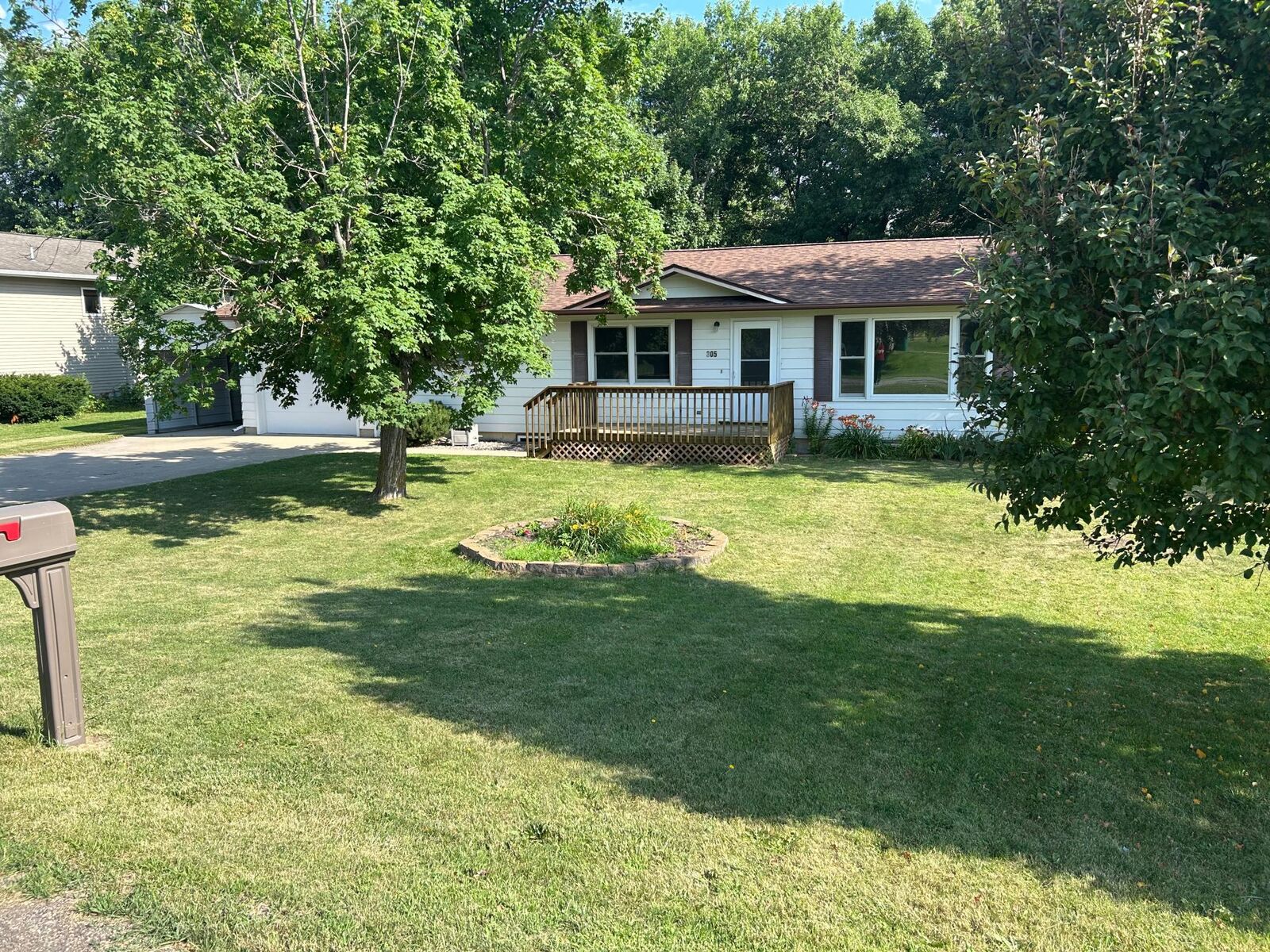 Property Photo: 305 Lakeview Drive MN 56554