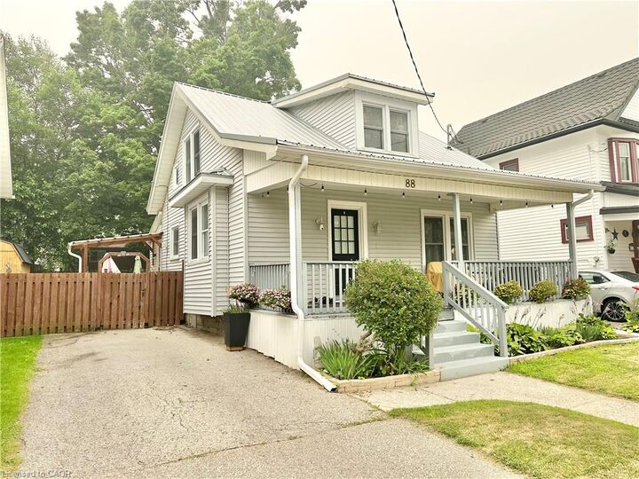 Property Photo:  88 Brook Street  ON N3Y 3G5 