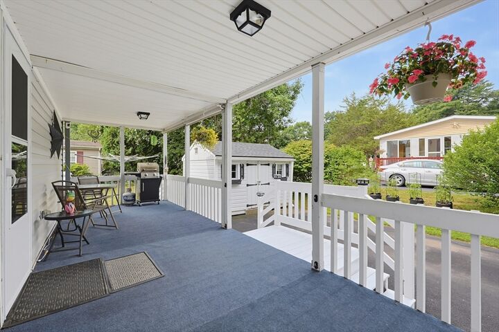 Property Photo:  12 Fox Run  MA 01506 