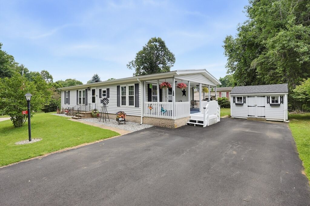Property Photo:  12 Fox Run  MA 01506 