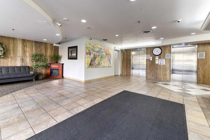 Property Photo:  221 6 Avenue SE 2209  AB T2G 4Z9 