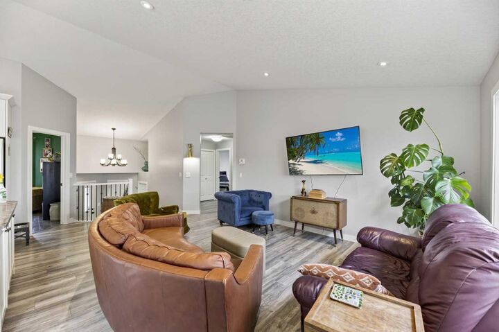 Property Photo:  6 Valarosa Cove  AB T0M 0W0 