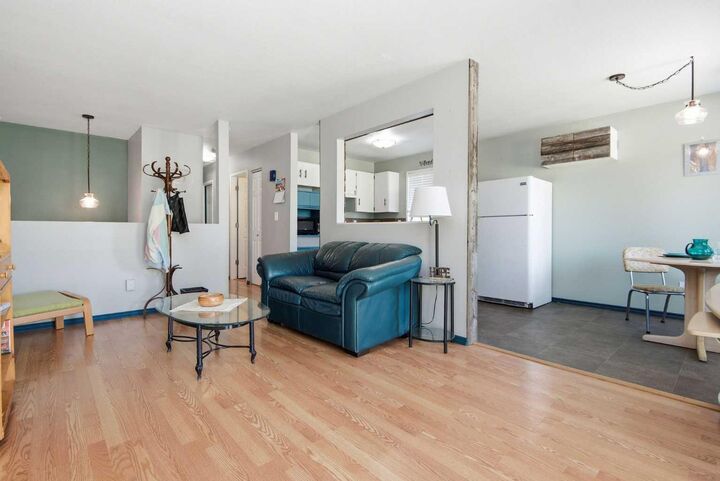 Property Photo:  15 Oliver Street  AB T4P 1V9 