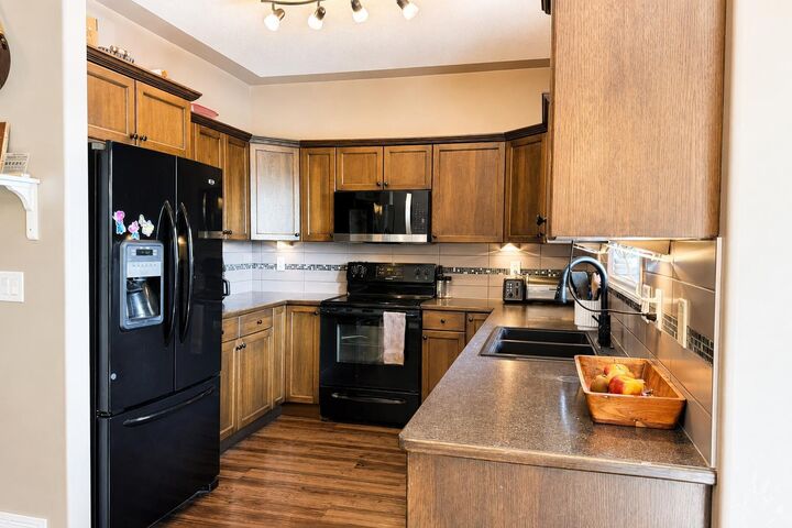 Property Photo: 63 Hawkridge Boulevard AB T0M 1R0