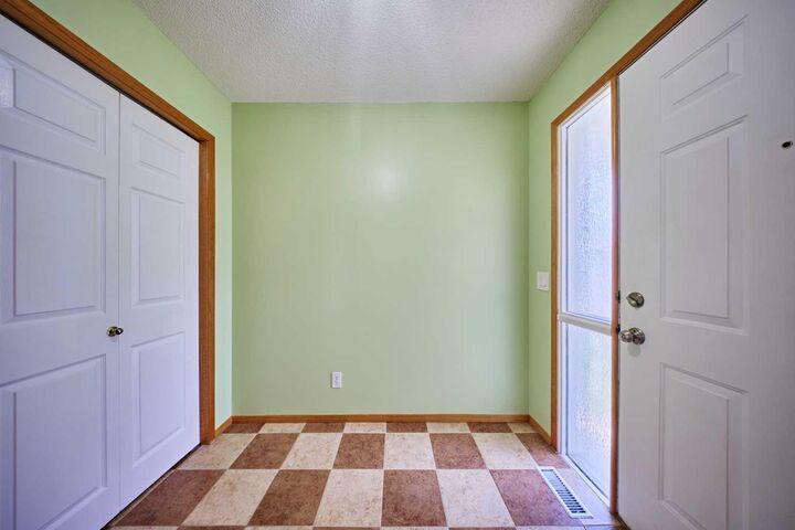 Property Photo: 9683 Hidden Valley Drive NW AB T3A 5P8