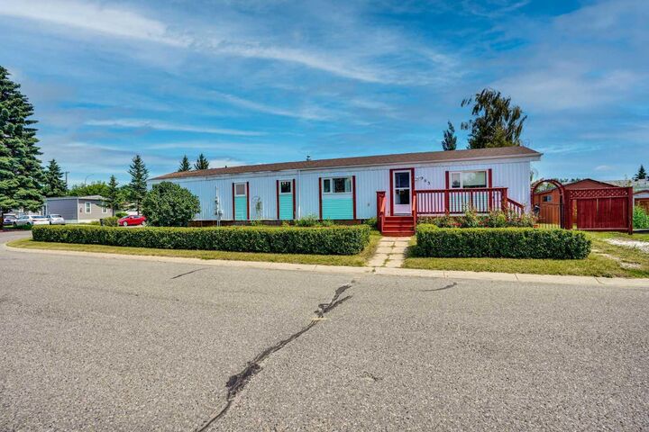 Property Photo: 903 Briar Crescent AB T1P 1B2