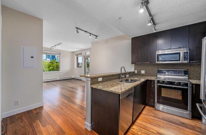 Property Photo: 333 22 Avenue SW 402 AB T2S 0H3