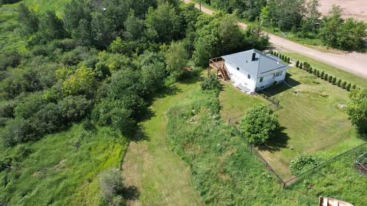 Property Photo: 5005 47 Avenue AB T0B 3K0