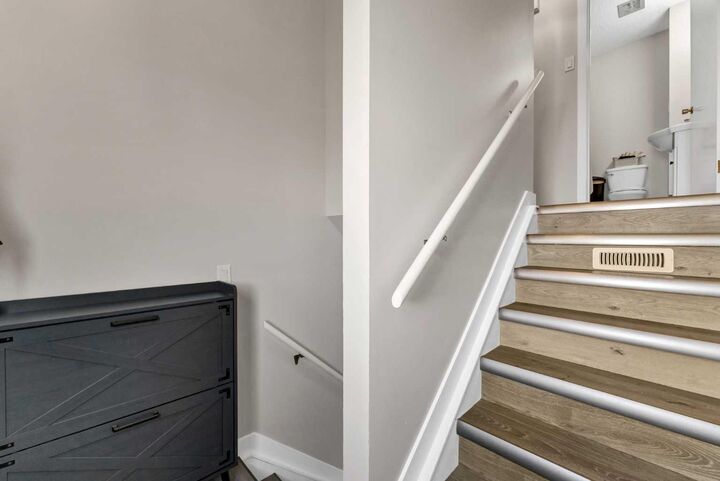 Property Photo: 105 Broadway Avenue E AB T0J 2P0