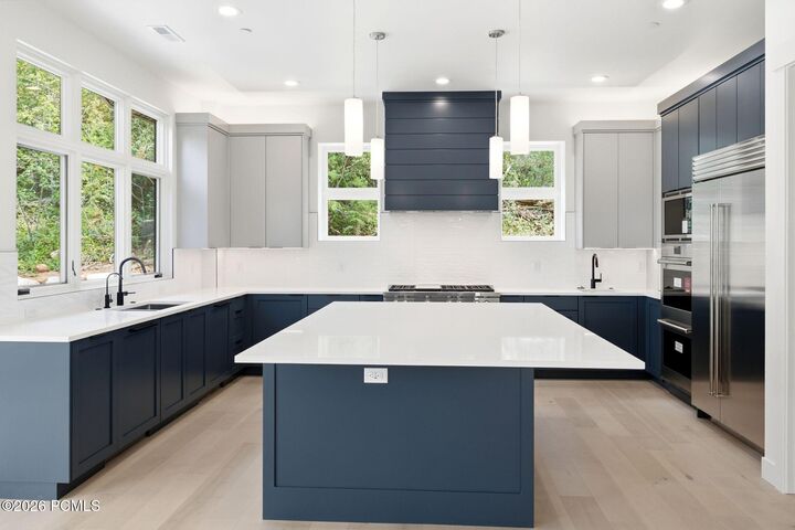 Property Photo: 4043 W Crest Court UT 84098
