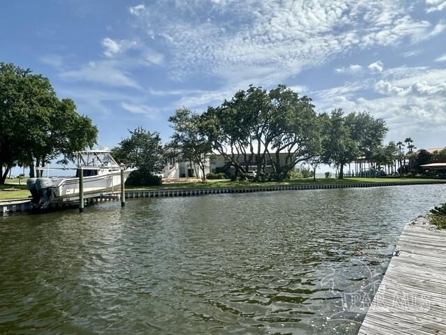 Property Photo: 4731 Marina Dr FL 32563