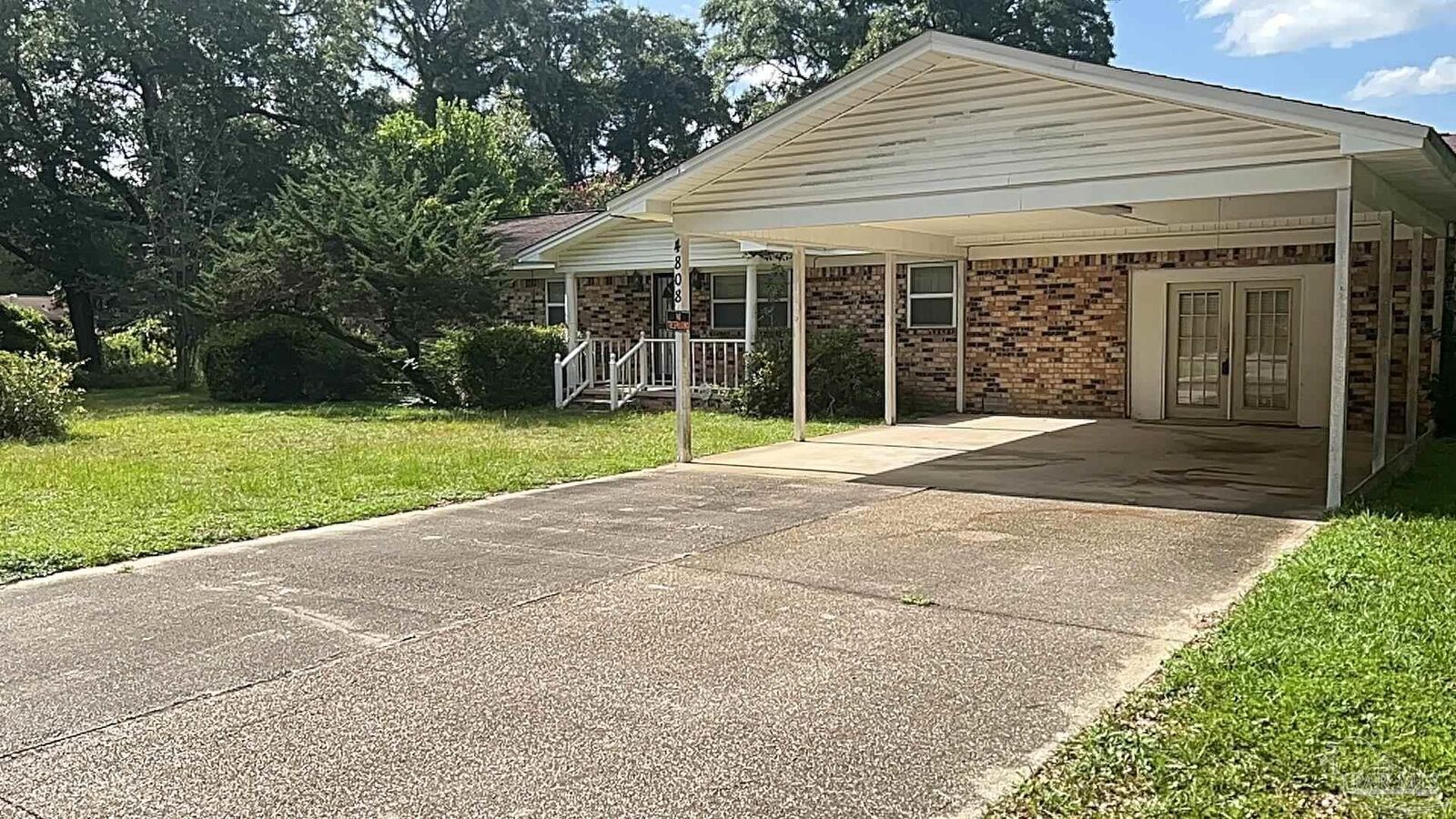 Property Photo: 4808 Friendly St FL 32571