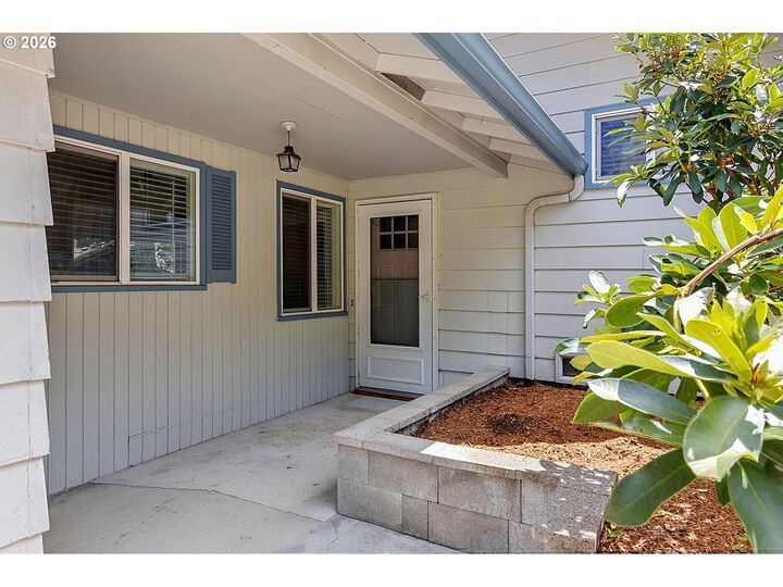 Property Photo: 4777 Larkwood St OR 97405
