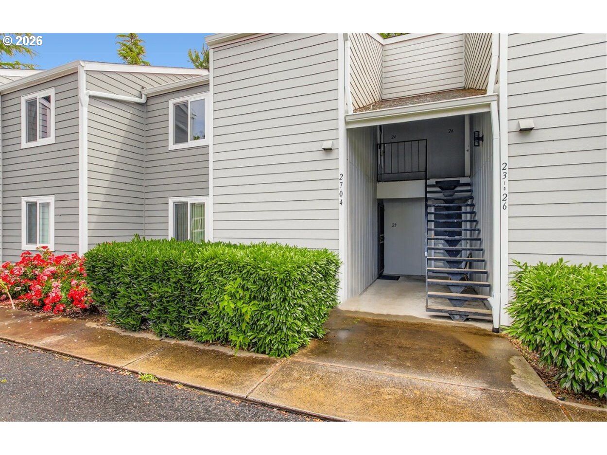 Property Photo:  2704 SE 138th Ave 23  OR 97236 