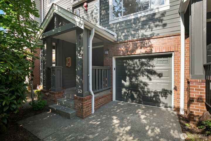 Property Photo: 4132 248th Court SE WA 98029
