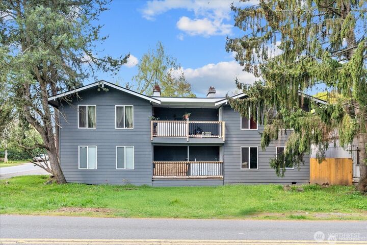 Property Photo:  10443  17th Avenue SW  WA 98146 