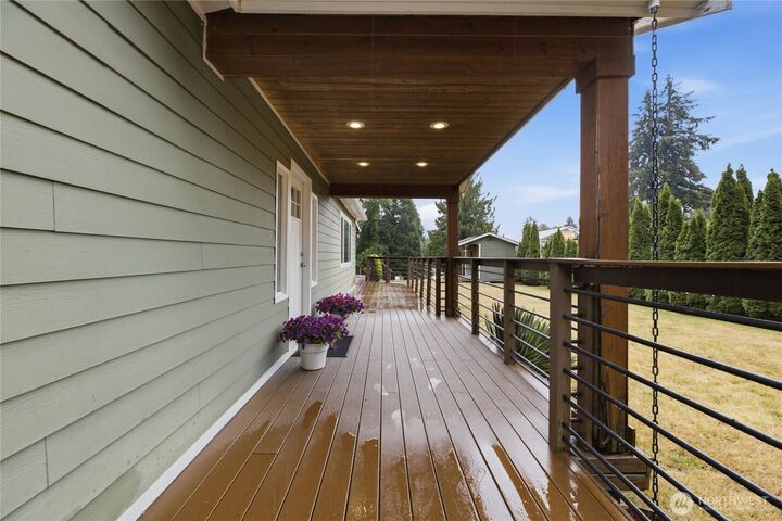 Property Photo:  6911  Vandermark Road E  WA 98391 