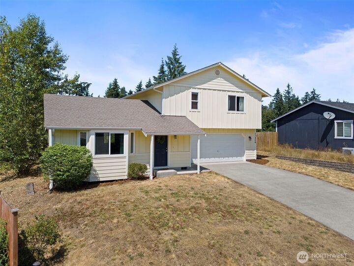 Property Photo:  11406  203rd Avenue E  WA 98391 