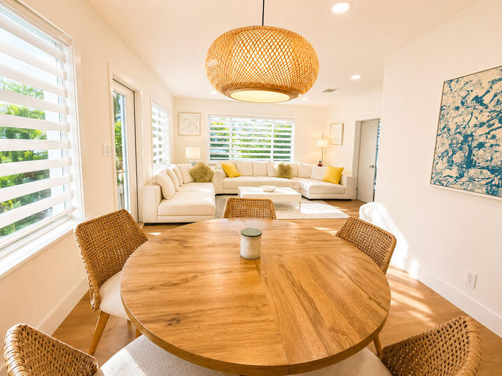 Property Photo: 800 SE 11th Court FL 33316