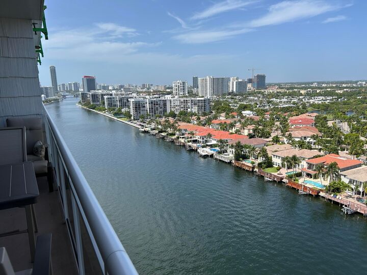 Property Photo: 1600 S Ocean Drive FL 33019