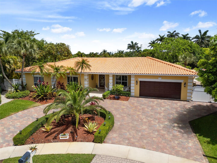 Property Photo: 16686 Golfview Drive FL 33326