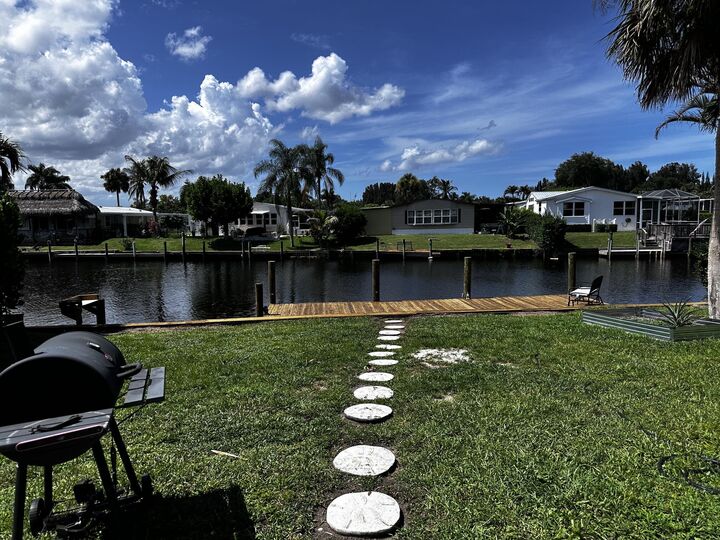 Property Photo: 7882 SE Paradise Drive FL 34997
