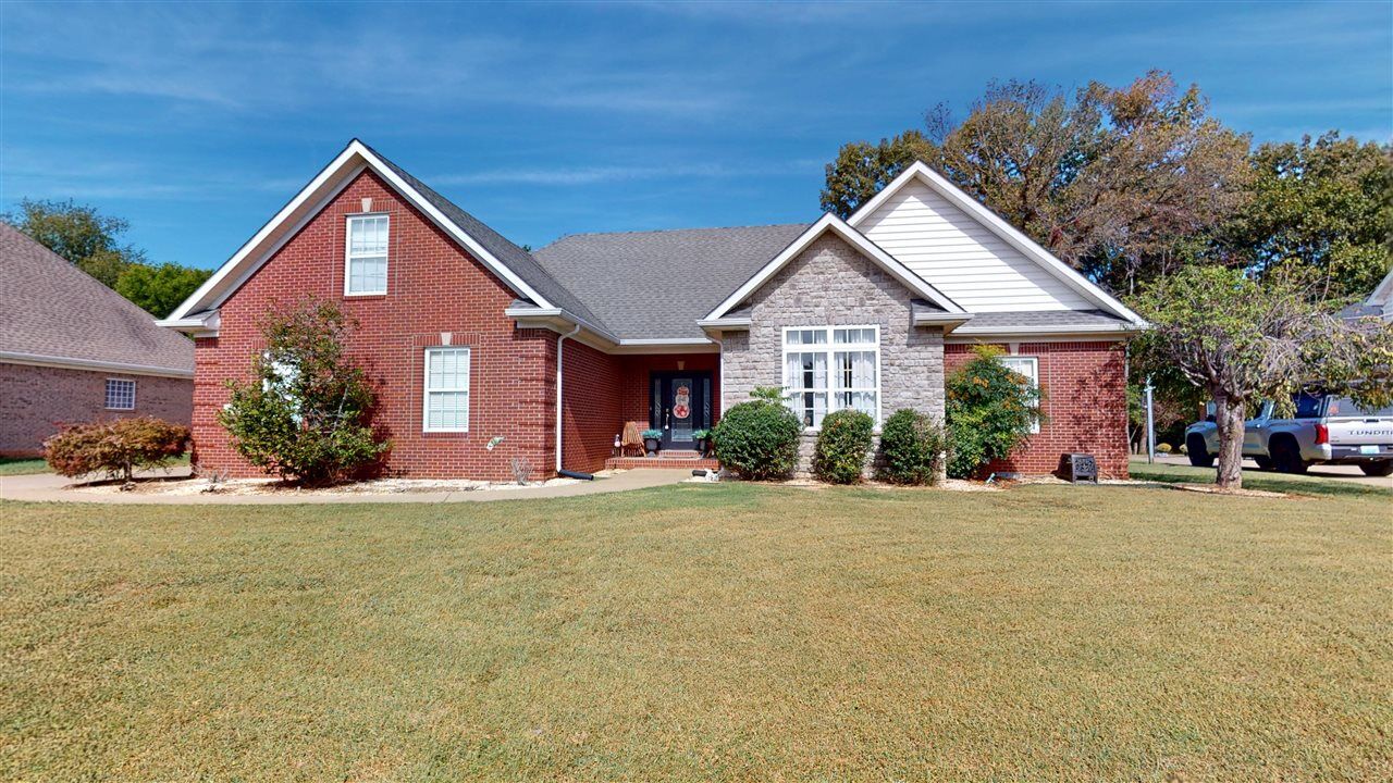 Property Photo:  212 Oak Ridge Way  KY 42103 