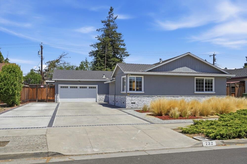 Property Photo: 732 South Daniel Way CA 95128