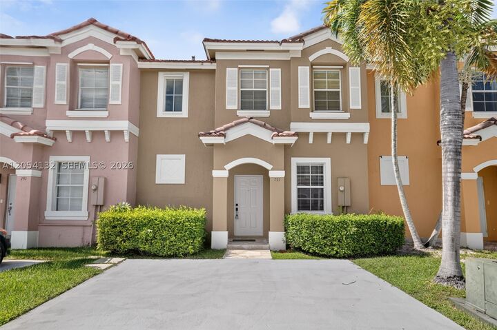 Property Photo:  751 SE 2nd St  FL 33030 