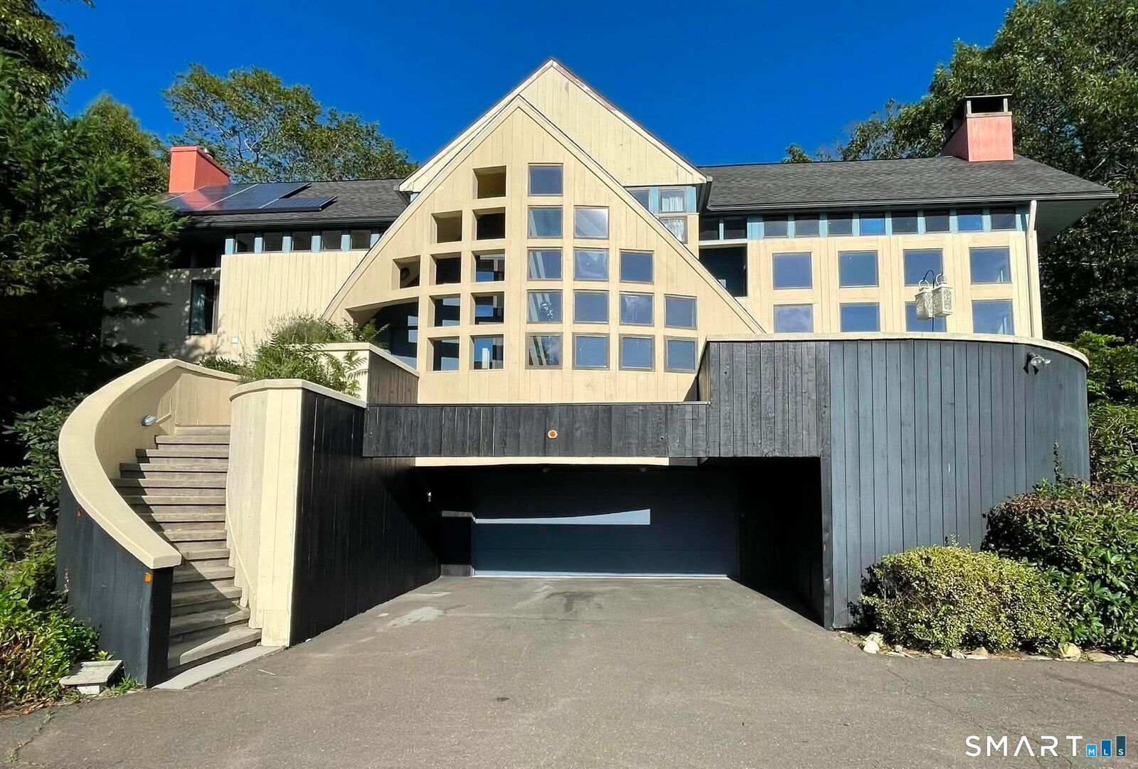 Property Photo:  607 Lake Drive  CT 06437 