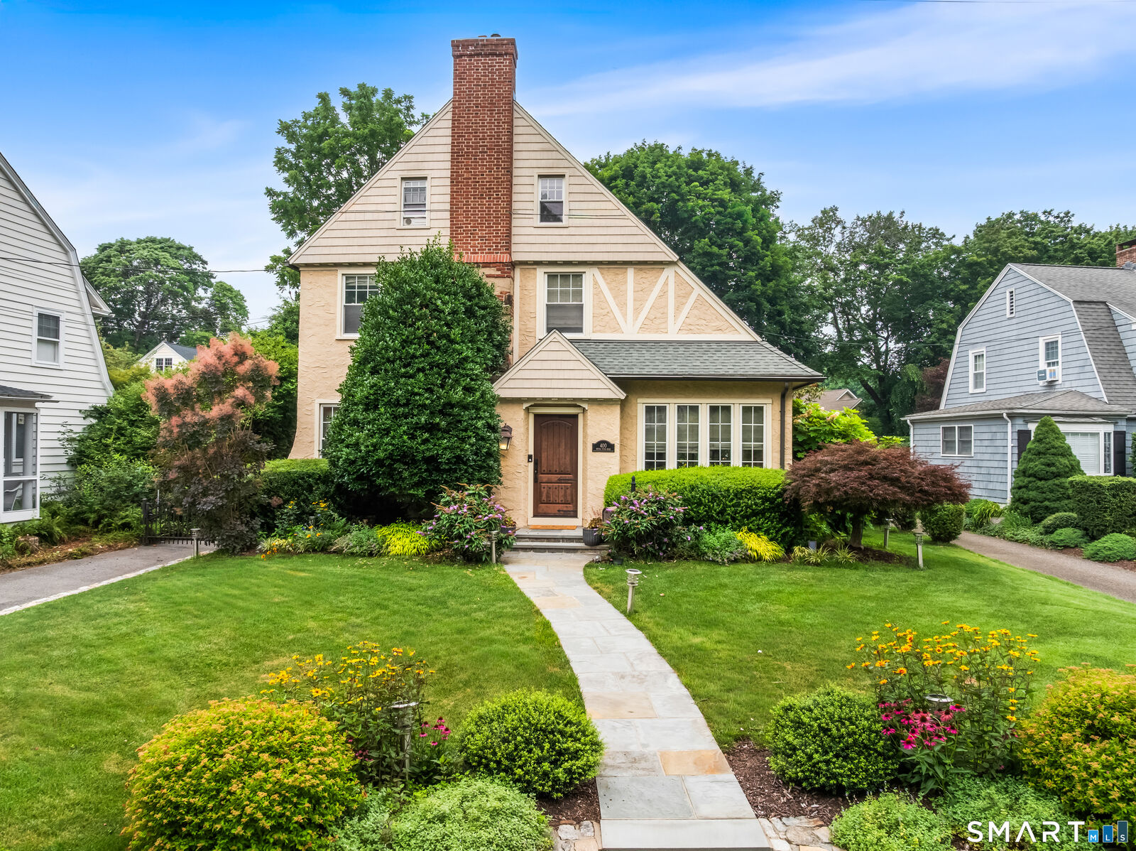 Property Photo: 400 Buena Vista Road CT 06825