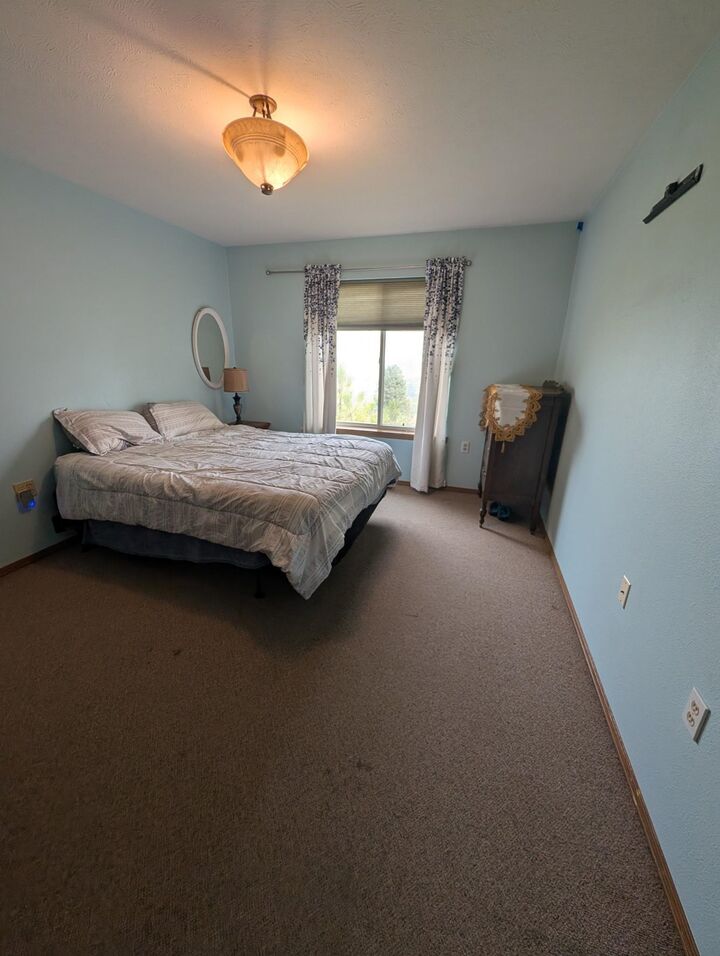 Property Photo: 1012 W Winder Ln WA 99224