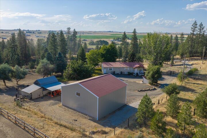 Property Photo: 22309 W McFarlane Rd WA 99022