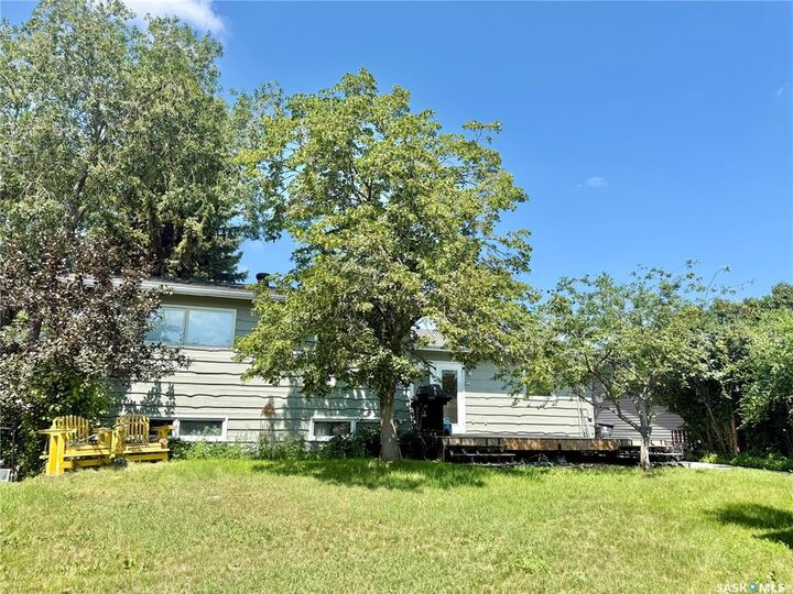 Property Photo: 305 2nd Avenue E SK S0L 1S0