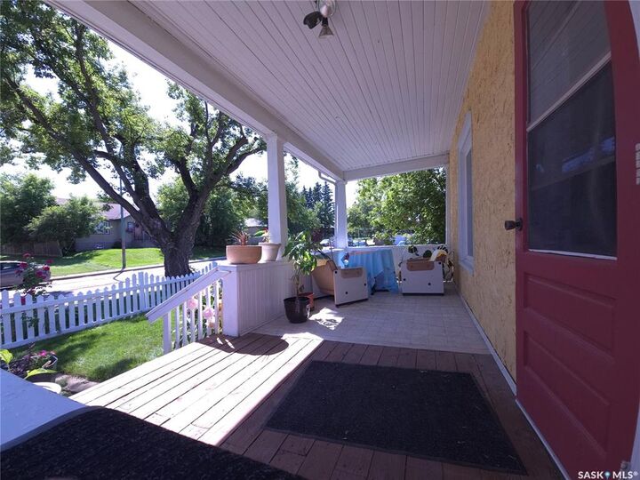 Property Photo: 36 21st Street E SK S6V 1L8